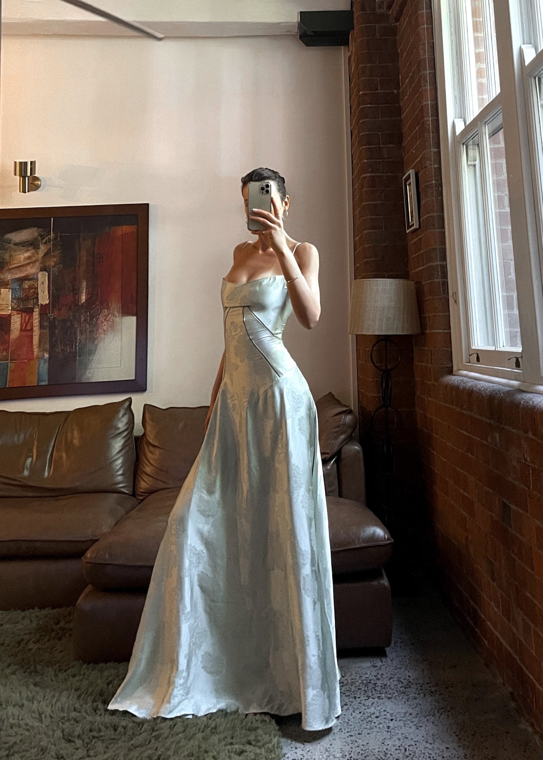 Satin maxi-dress | Spaghetti straps & curved design | Elegant glamour