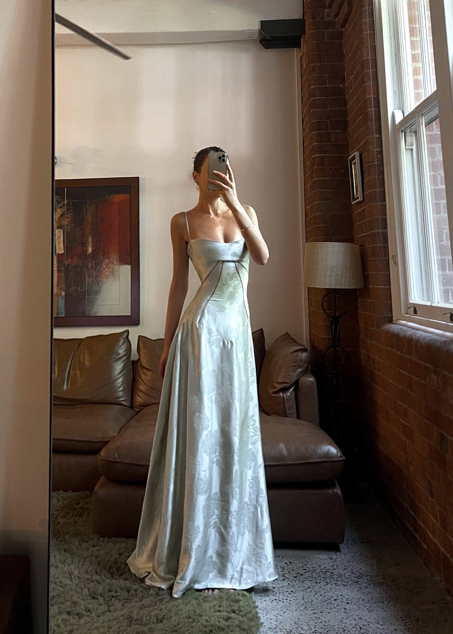Satin maxi-dress | Spaghetti straps & curved design | Elegant glamour