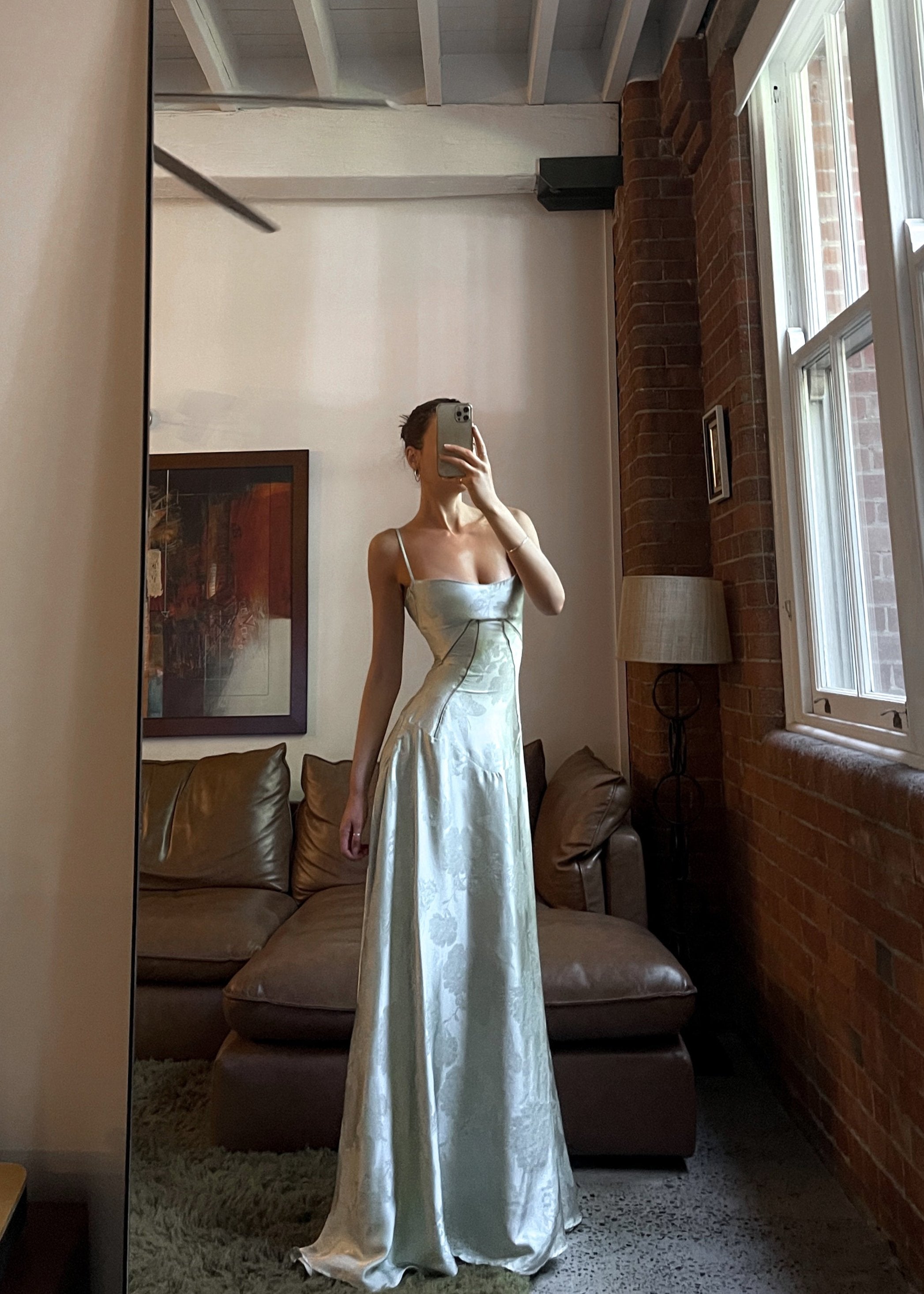 Satin maxi-dress | Spaghetti straps & curved design | Elegant glamour