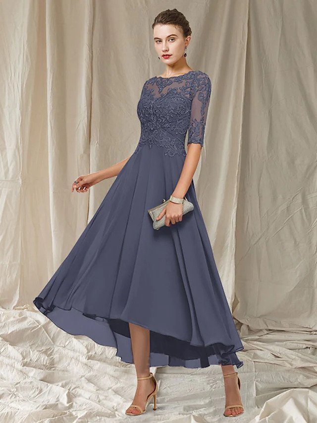 Women's Evening Dress Havana - Elegant Long Dress with Lace and Silhouette Highlighting Cut for Festive Occasions