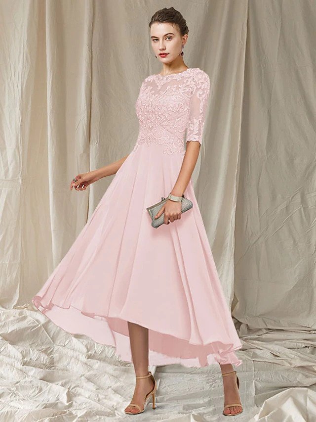 Women's Evening Dress Havana - Elegant Long Dress with Lace and Silhouette Highlighting Cut for Festive Occasions