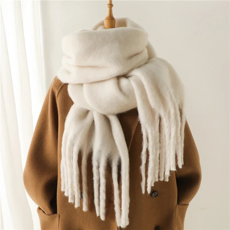 Luxurious cashmere scarf for women with large tassels for winter style and comfort
