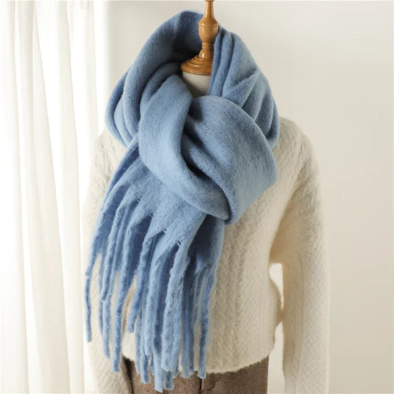 Luxurious cashmere scarf for women with large tassels for winter style and comfort