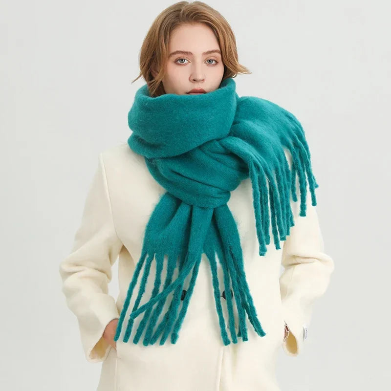 Luxurious cashmere scarf for women with large tassels for winter style and comfort