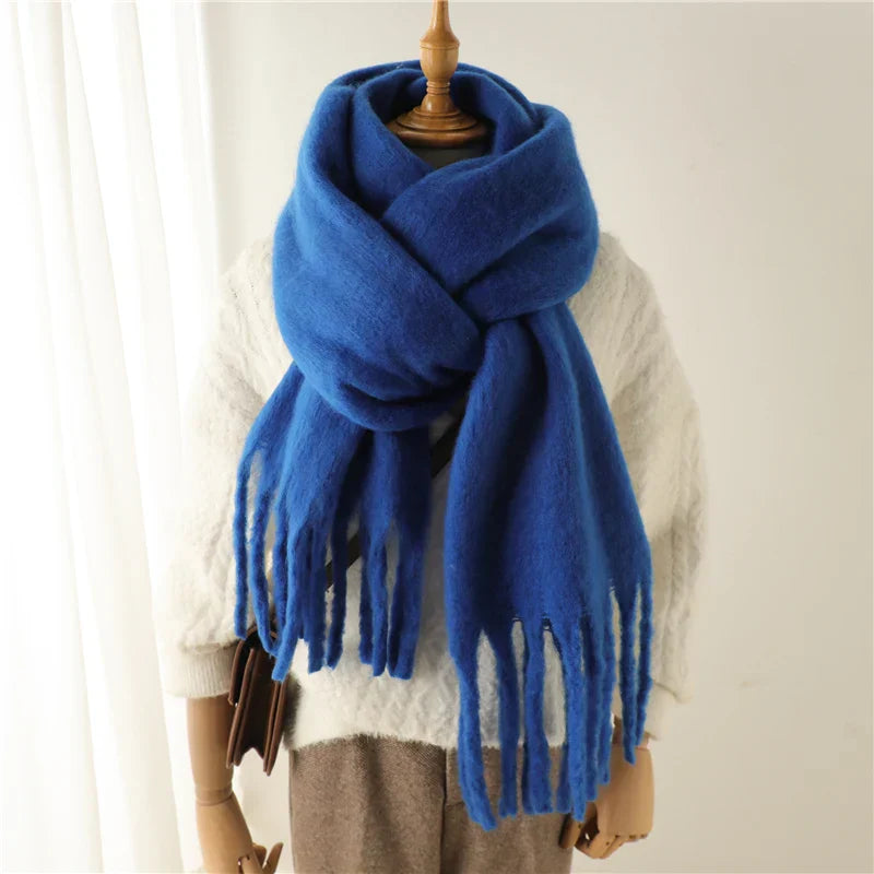 Luxurious cashmere scarf for women with large tassels for winter style and comfort