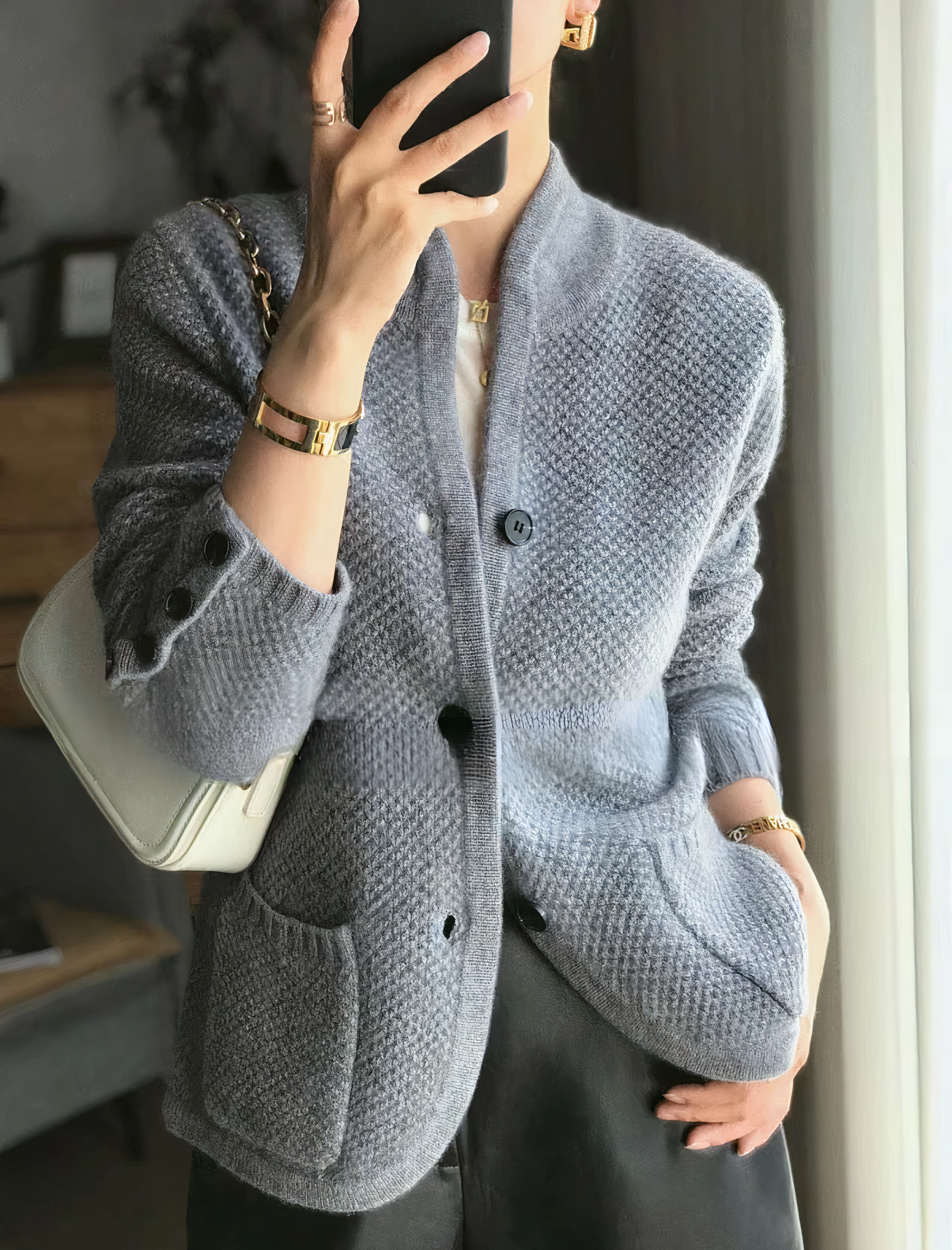 Women's cashmere cardigan with buttons for style