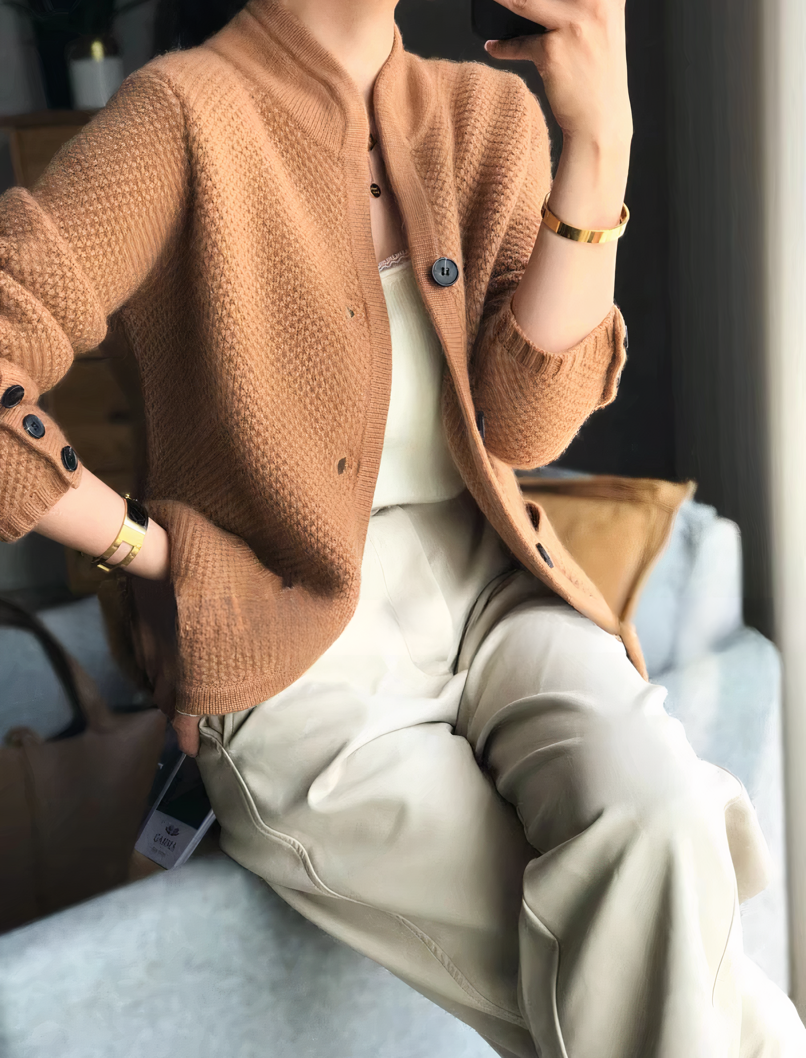 Women's cashmere cardigan with buttons for style