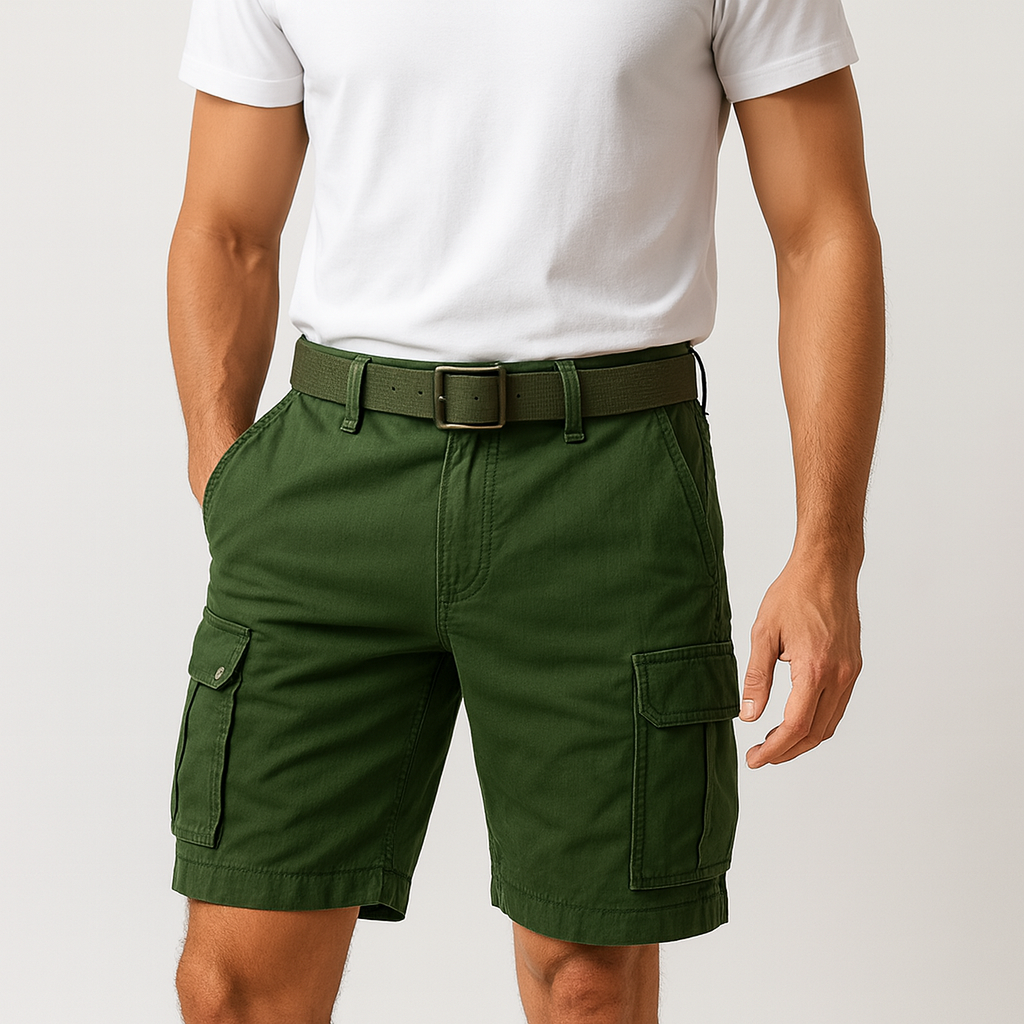Cargo short with model green