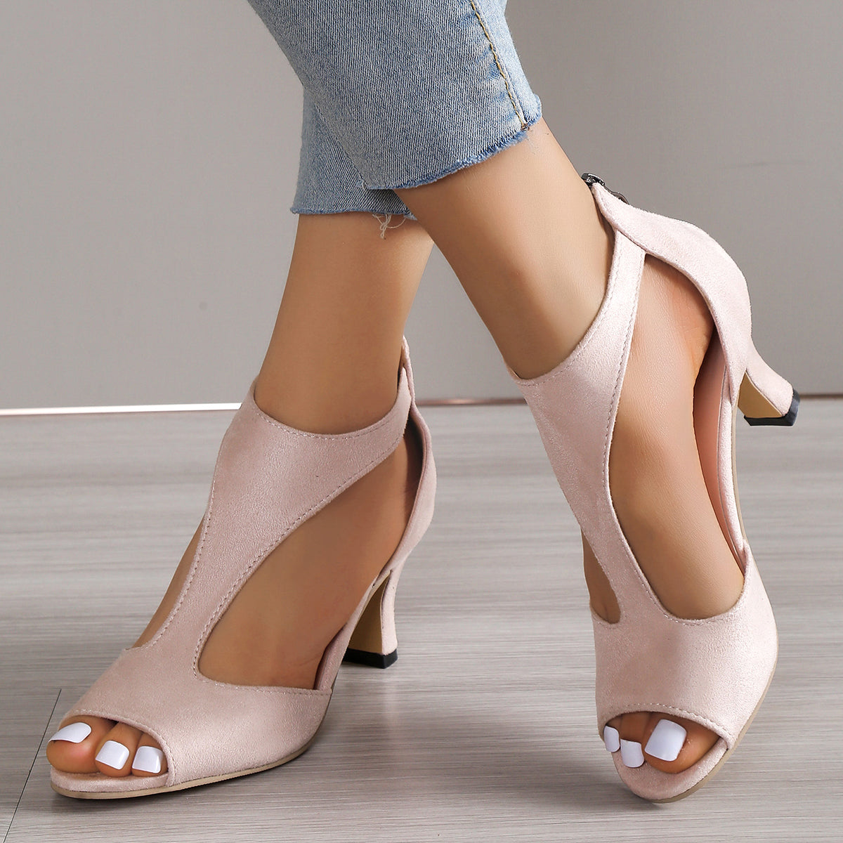 Orthopaedic sandals for women