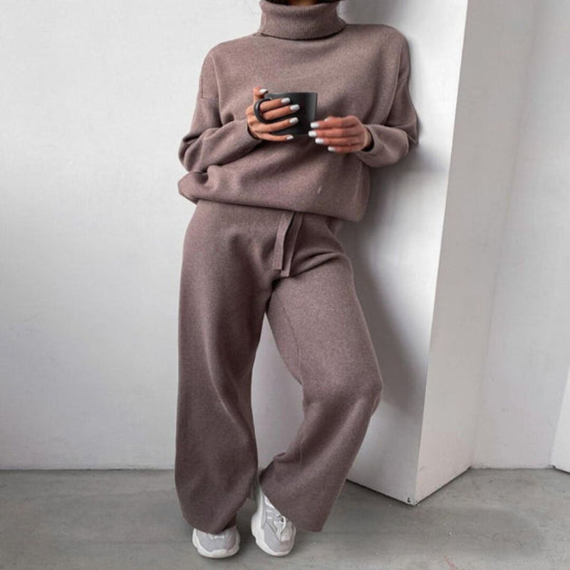 Elegant Women's Turtleneck Sweater Set – Perfect for Everyday Use