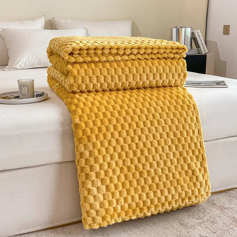 Checked Soft Warm Fluffy Velvet Blanket - Cozy sofa throw & bedspread for adults, children & pets