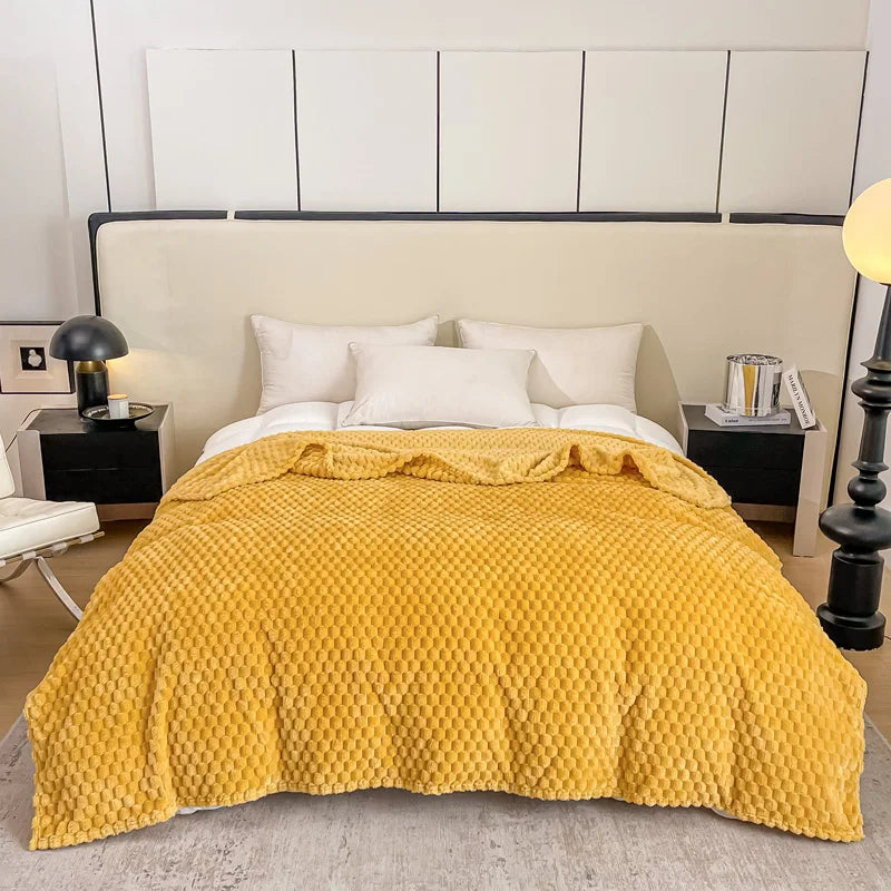 Checked Soft Warm Fluffy Velvet Blanket - Cozy sofa throw & bedspread for adults, children & pets