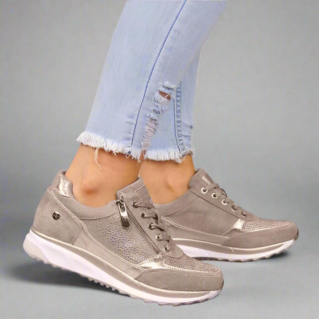 Women's casual sneaker | arch support, comfortable fit