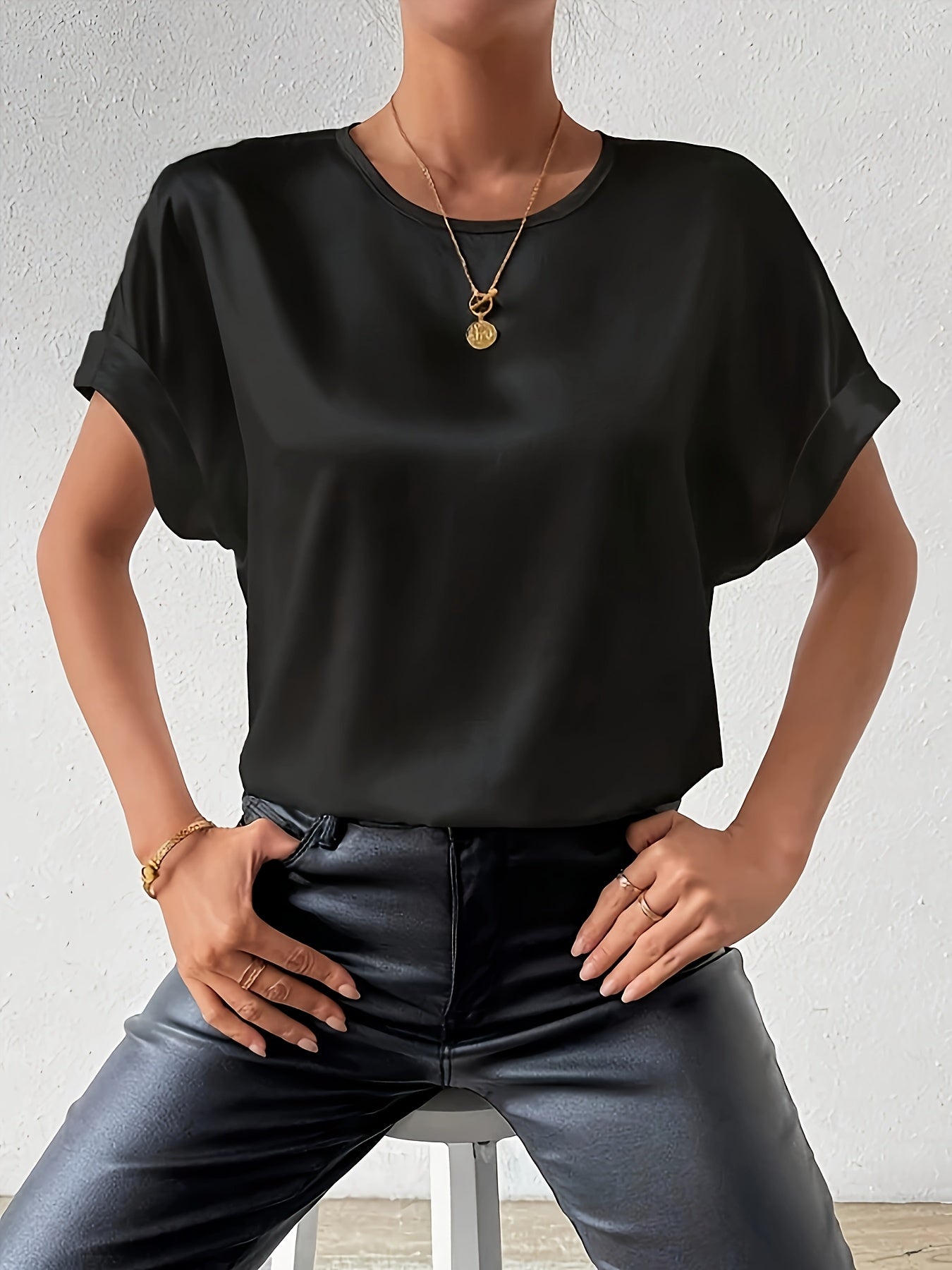 Ezra Women's Summer Blouse - Airy Linen-like Style with Loose Cut and Elegant Look