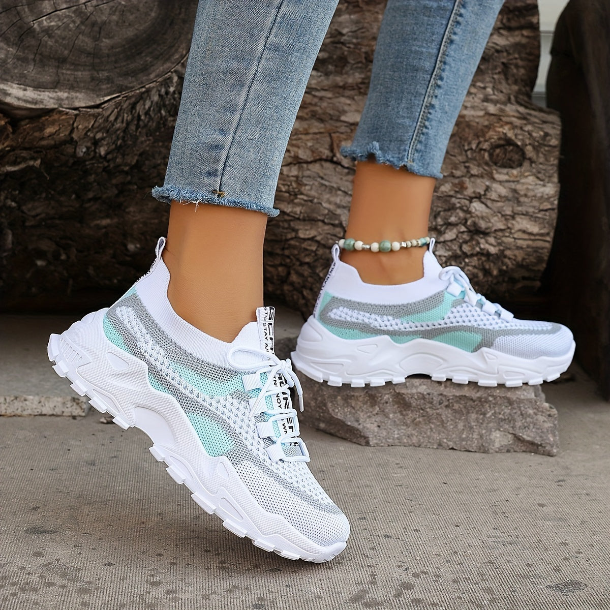 Casual sneakers for women - flexible and breathable for every day