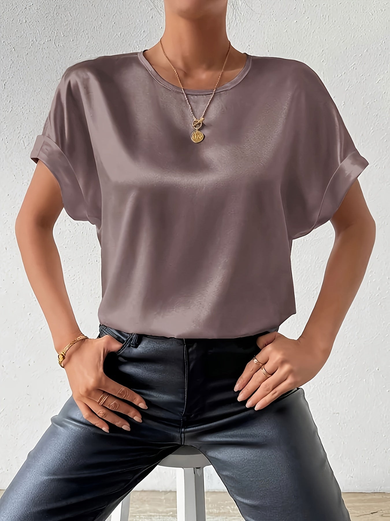 Ezra Women's Summer Blouse - Airy Linen-like Style with Loose Cut and Elegant Look
