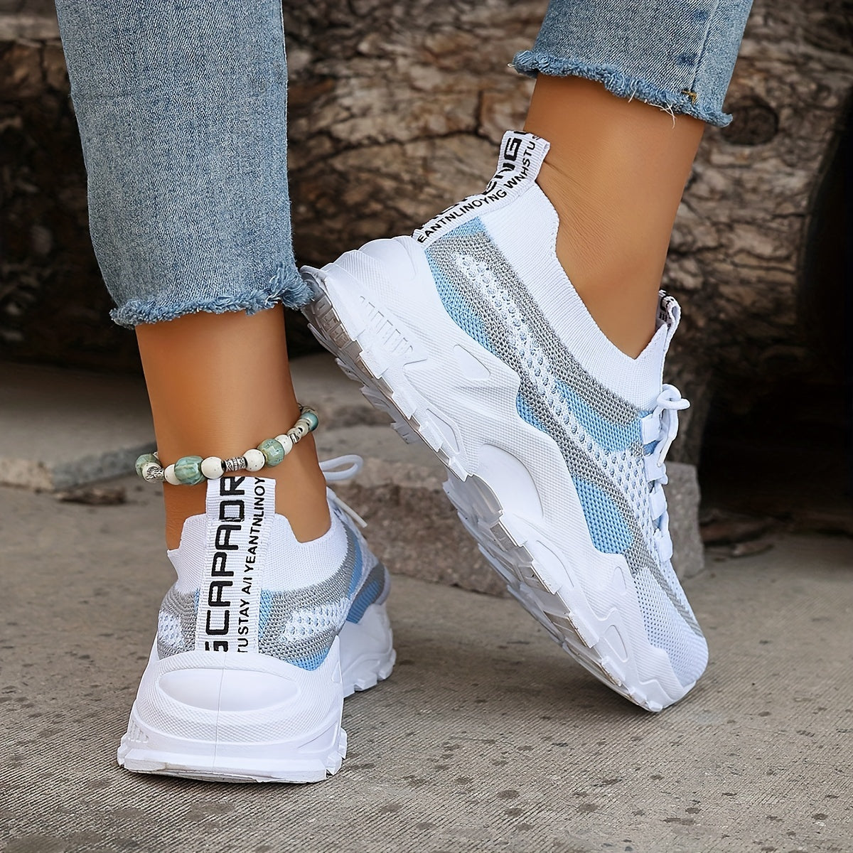 Casual sneakers for women - flexible and breathable for every day