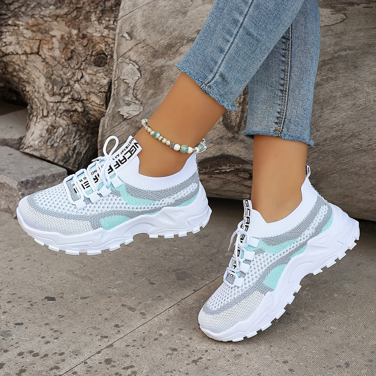 Casual sneakers for women - flexible and breathable for every day