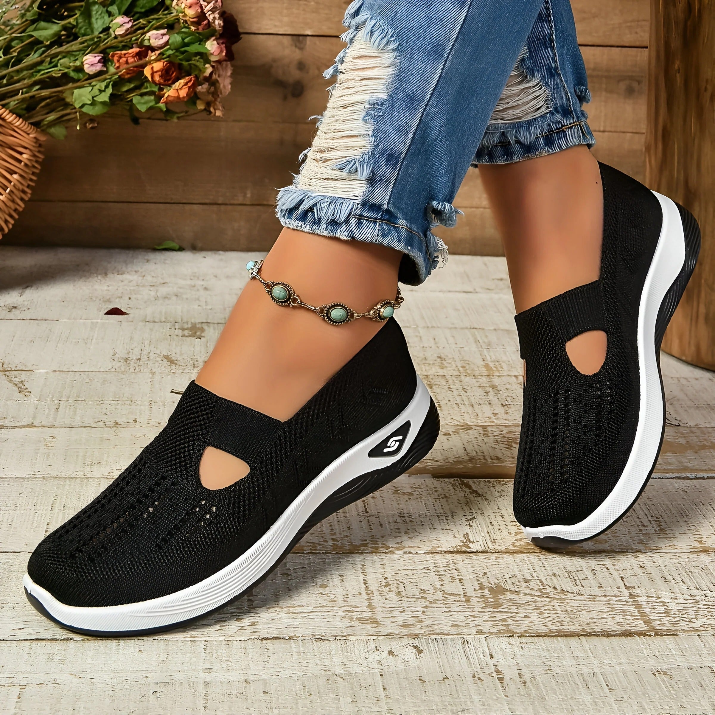 Orthopaedic slippers for women