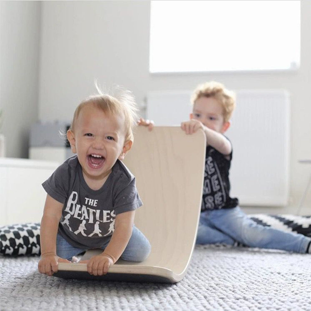 Duha houpací deska / balanční deska – Montessori hračka pro podporu rovnováhy a motorických dovedností