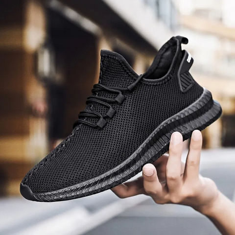 Lightweight men's sneakers with orthopaedic footbed