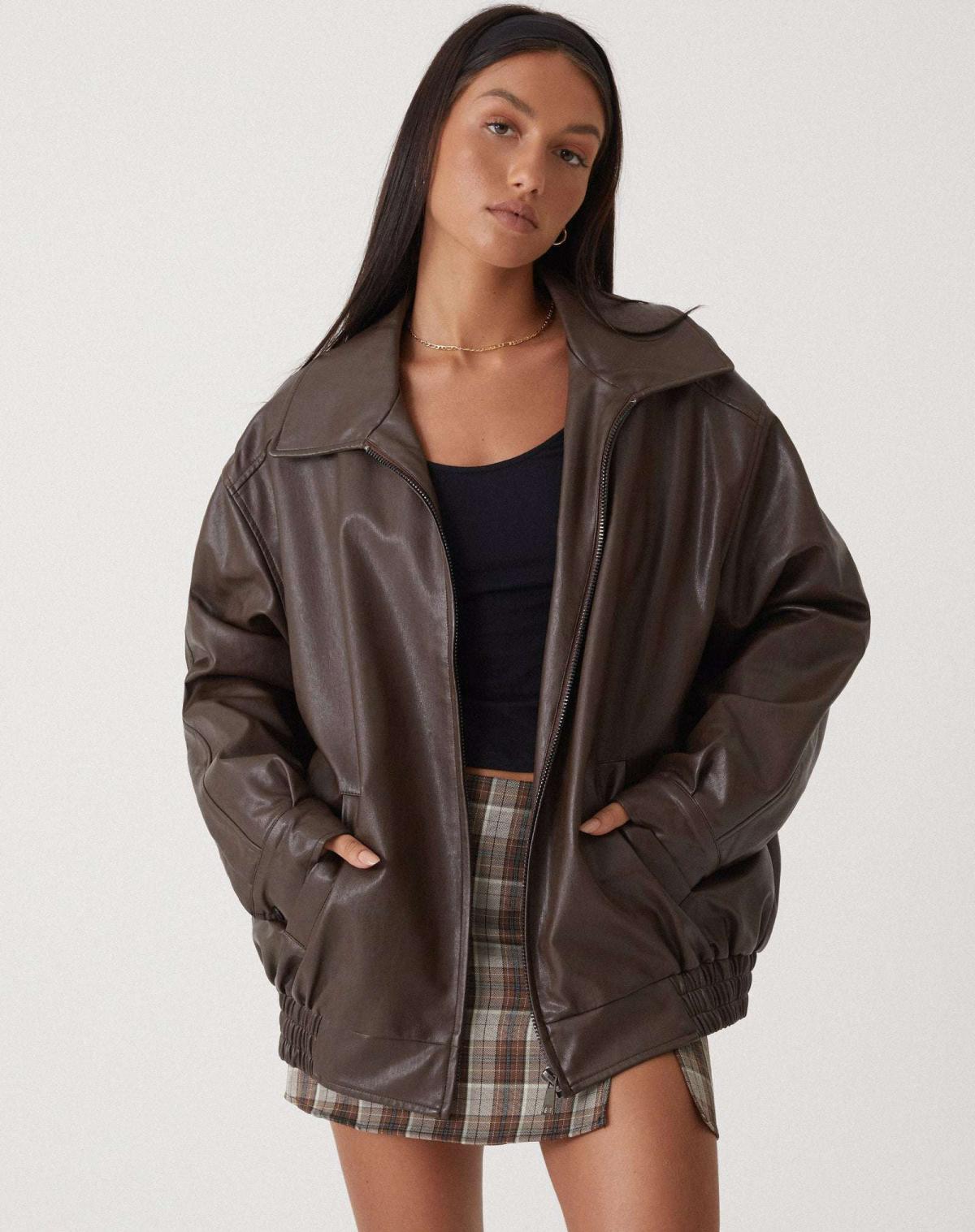 Stylish oversized leather jacket - comfortable and trendy for every day
