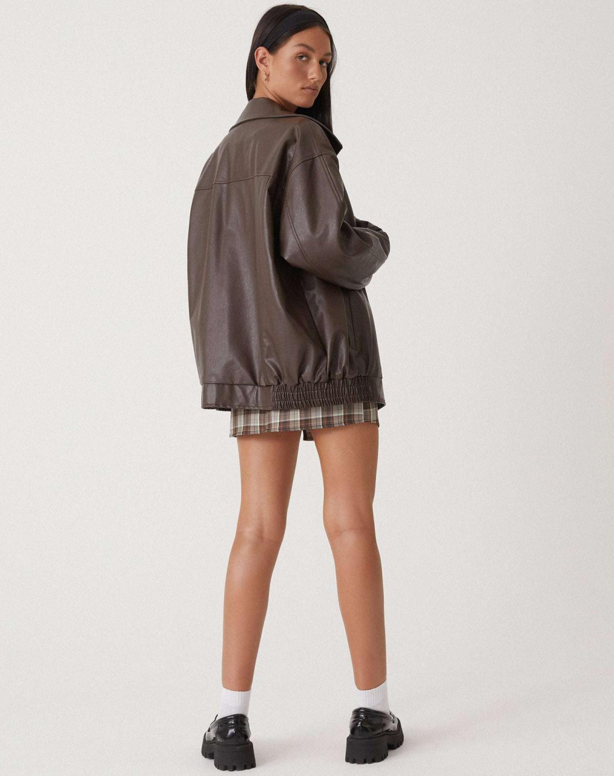 Stylish oversized leather jacket - comfortable and trendy for every day